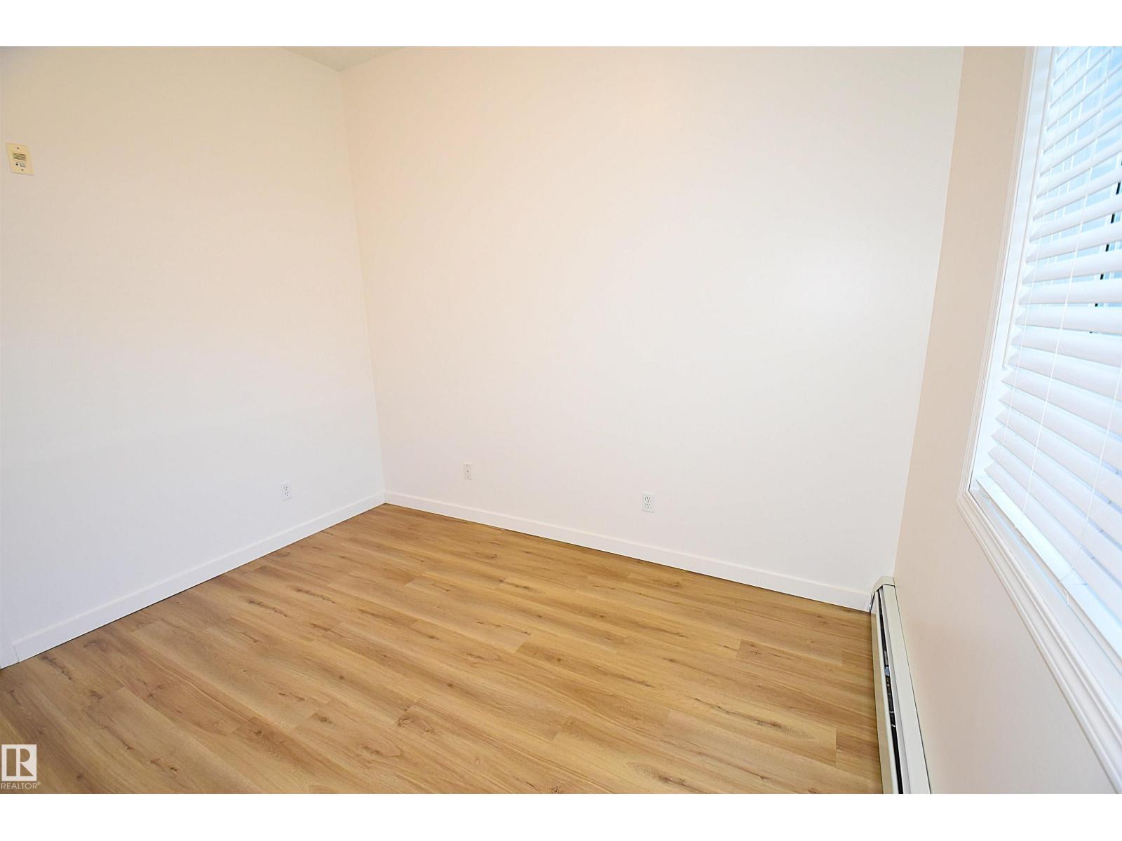 #103 4310 33 ST - 44