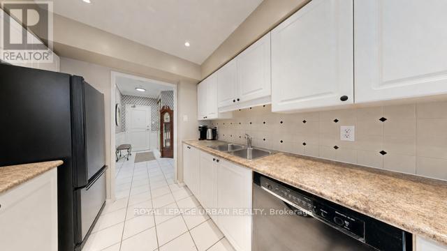 #110 11 TOWNSGATE DRIVE - 17
