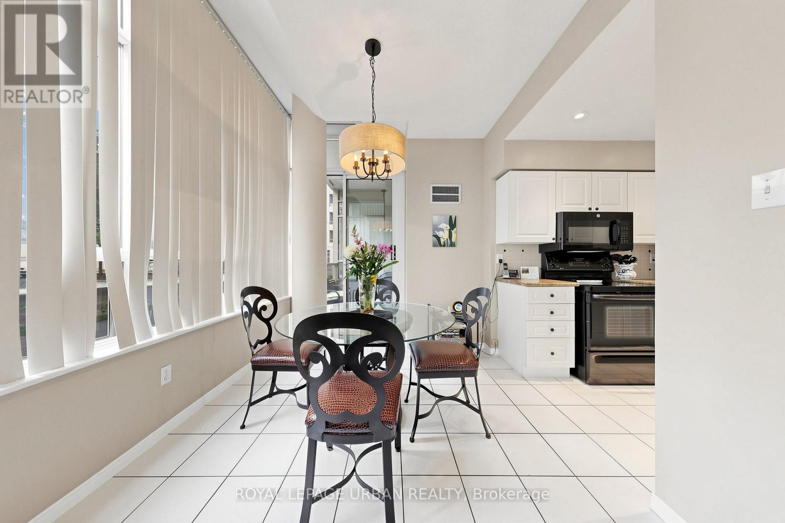 #110 11 TOWNSGATE DRIVE - 18