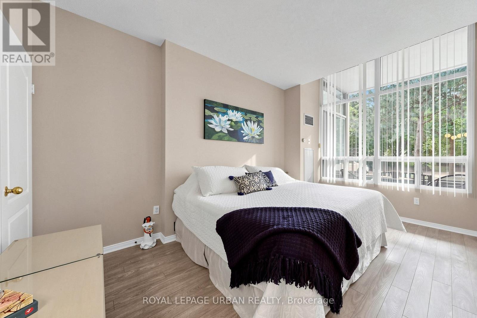 #110 11 TOWNSGATE DRIVE - 21