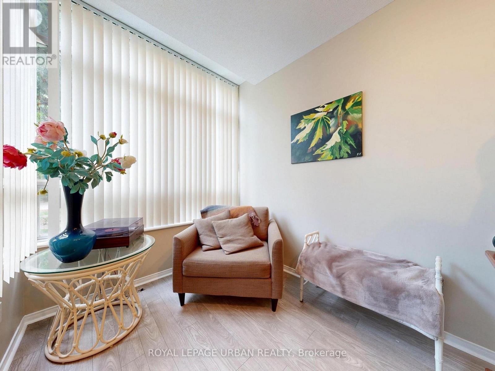#110 11 TOWNSGATE DRIVE - 23