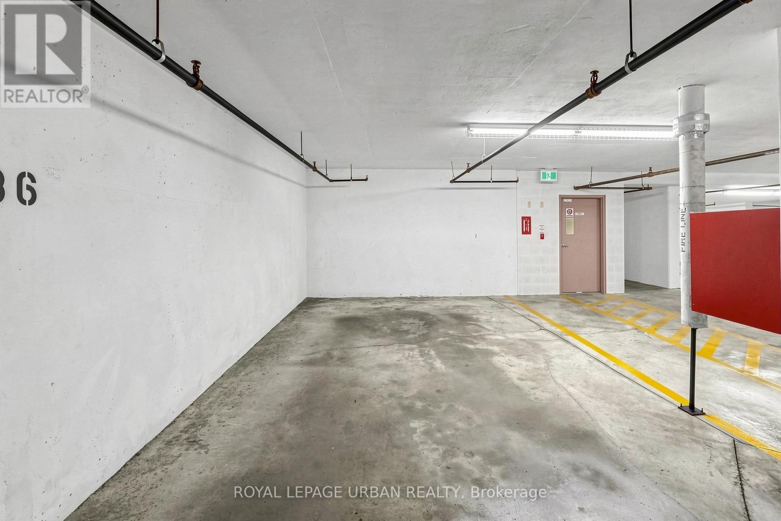 #110 11 TOWNSGATE DRIVE - 33