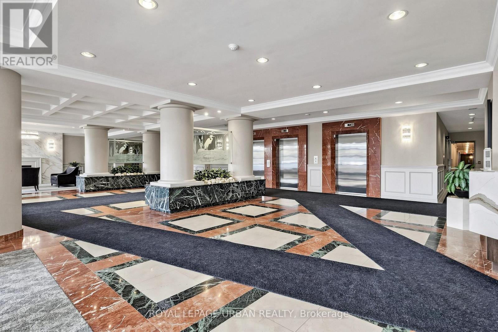 #110 11 TOWNSGATE DRIVE - 34