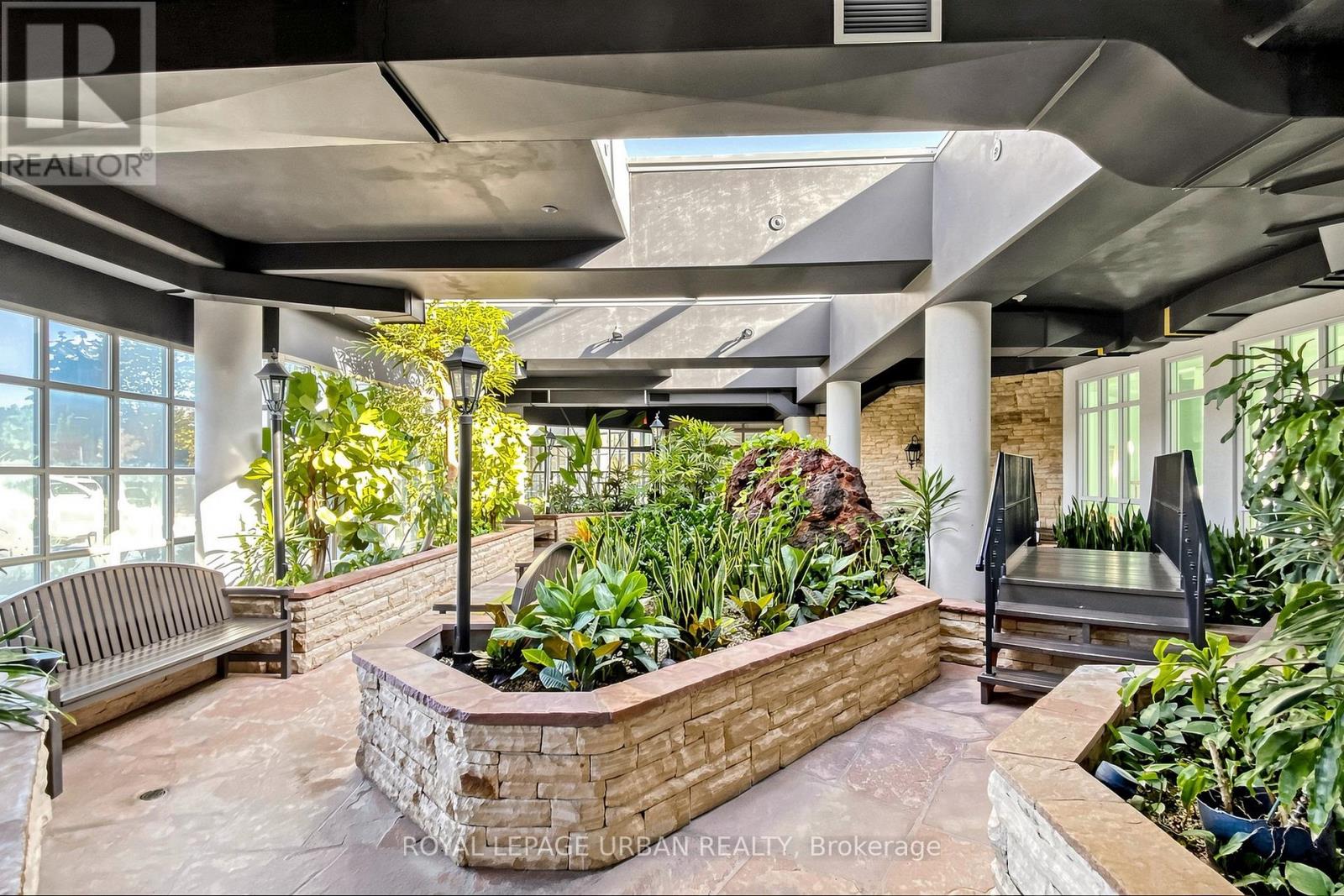 #110 11 TOWNSGATE DRIVE - 36