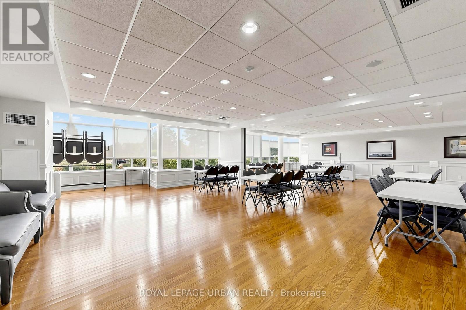 #110 11 TOWNSGATE DRIVE - 40