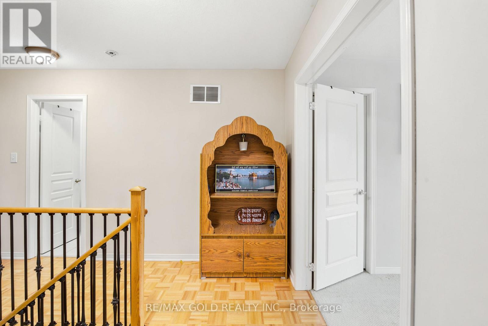 222 FAIRWOOD CIRCLE - 35