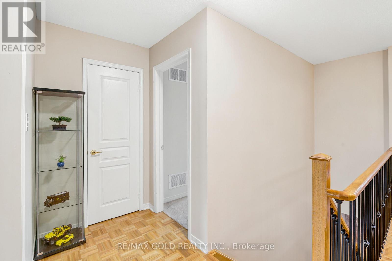 222 FAIRWOOD CIRCLE - 36