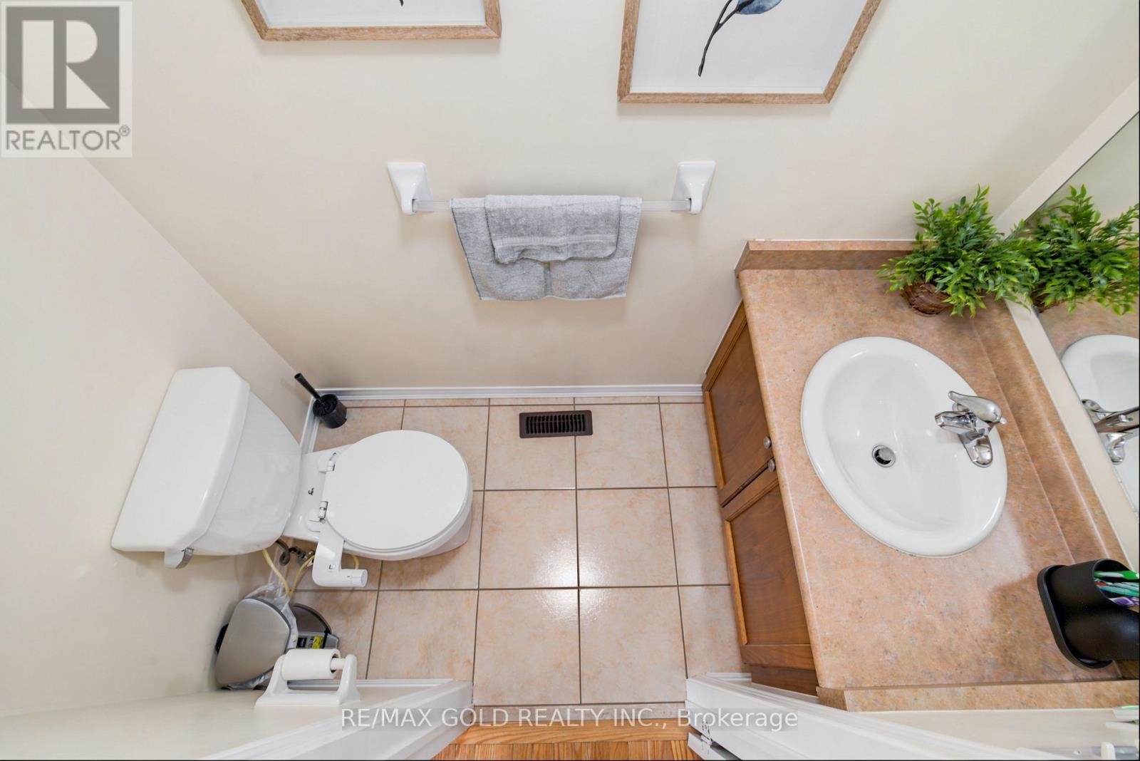 222 FAIRWOOD CIRCLE - 40