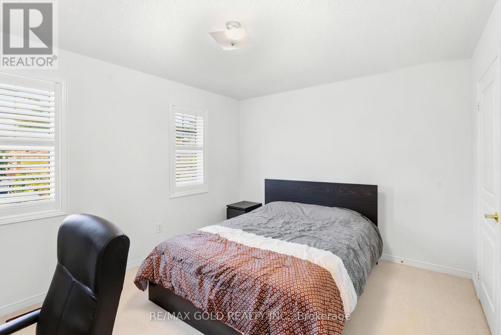222 FAIRWOOD CIRCLE - 39