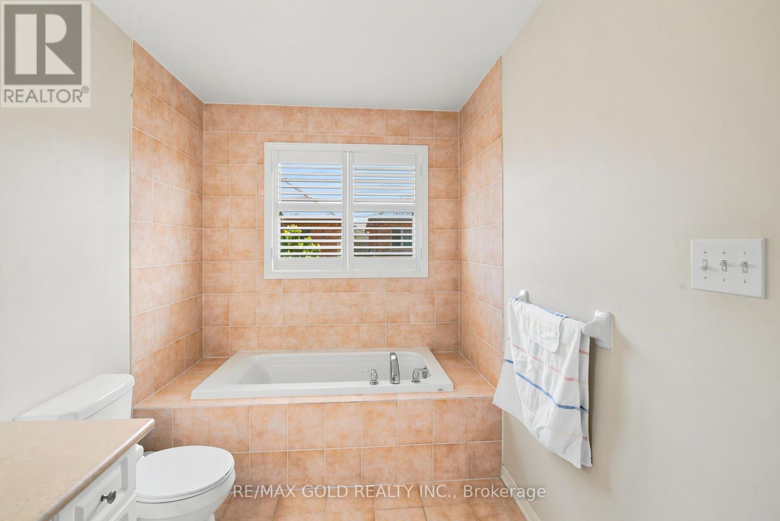 222 FAIRWOOD CIRCLE - 29