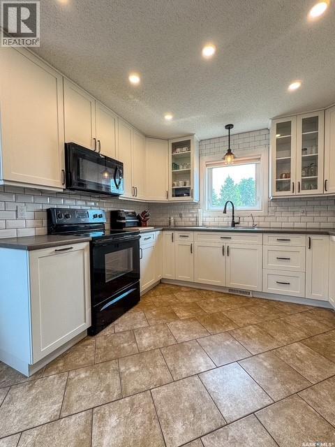 437 Russell CRESCENT - photo 5