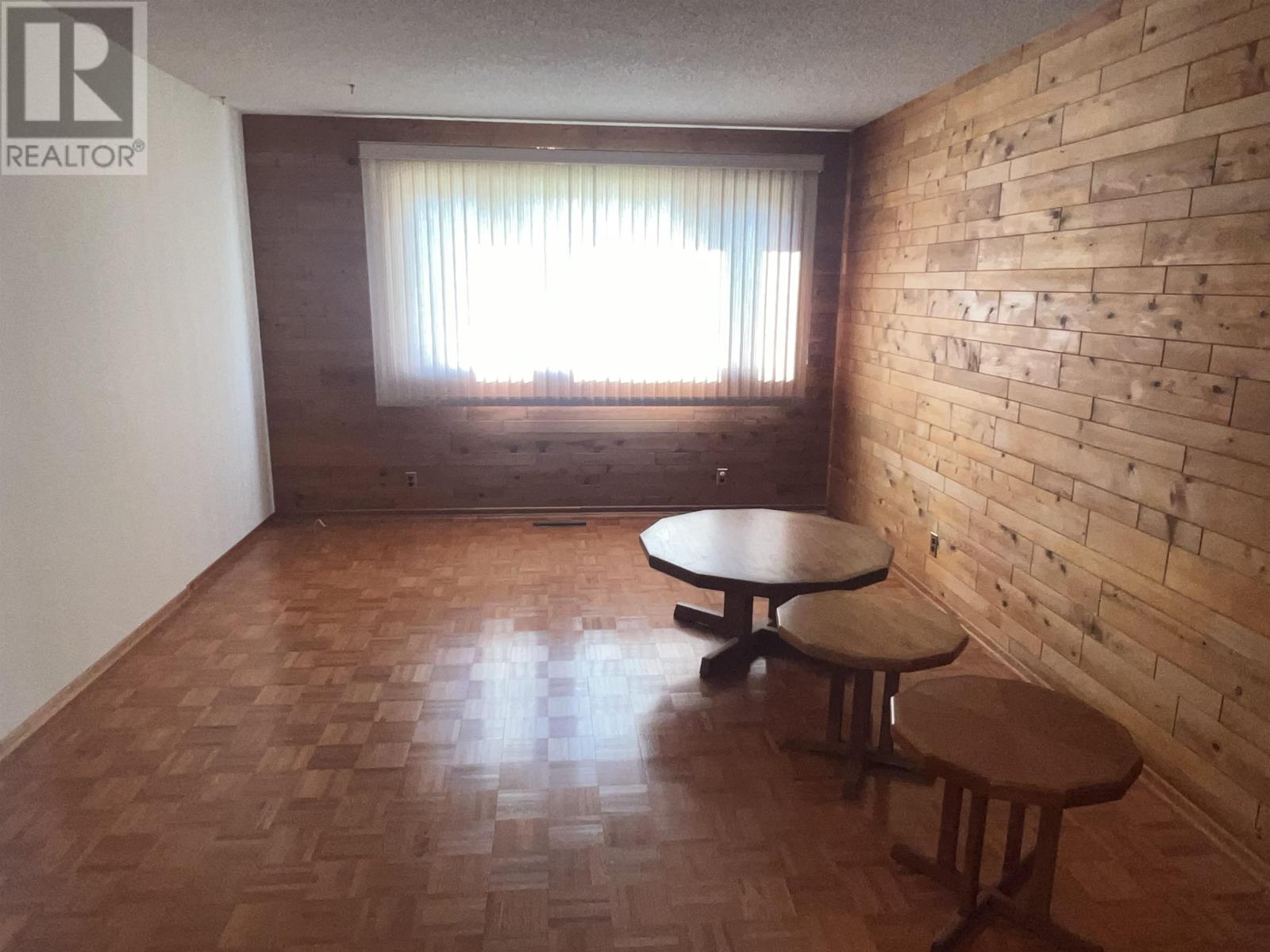 146 Pine CRES - 18