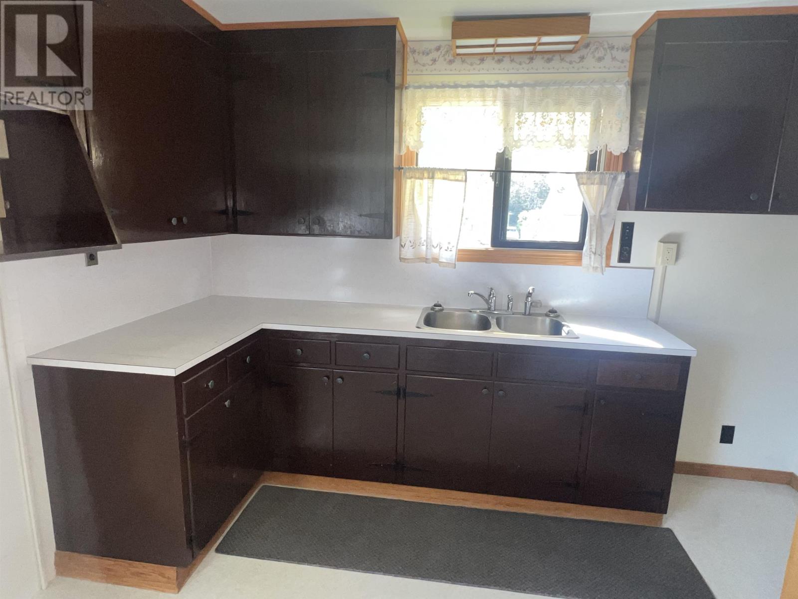146 Pine CRES - 21