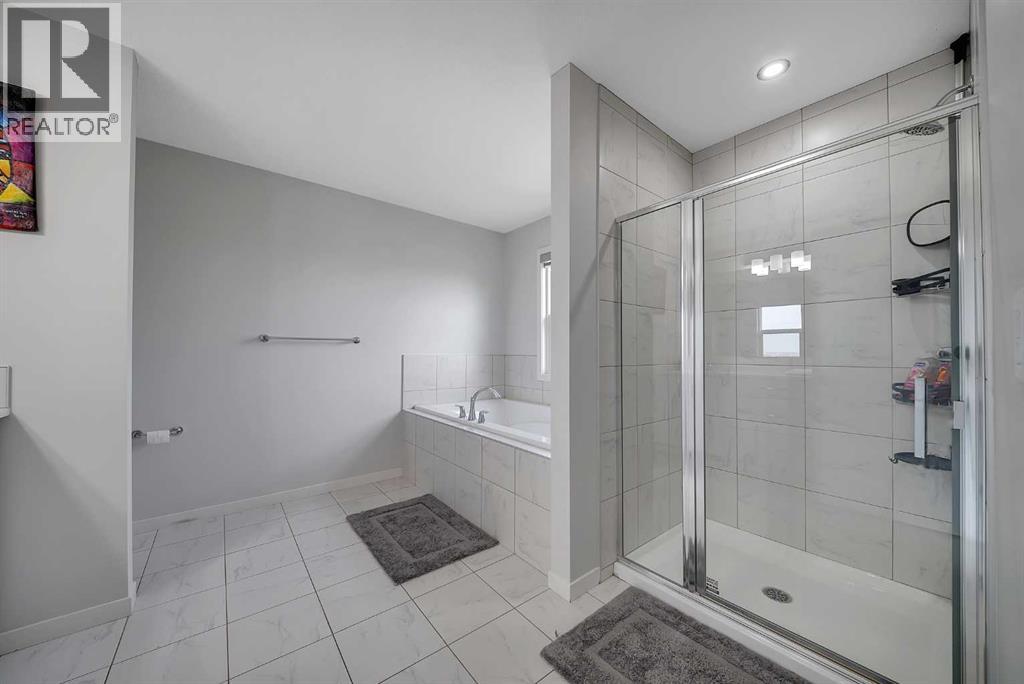 132 Howse Crescent NE - 13