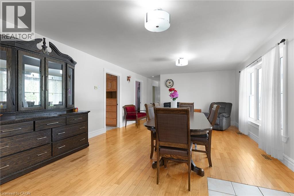 6 SCOTT Street - 24