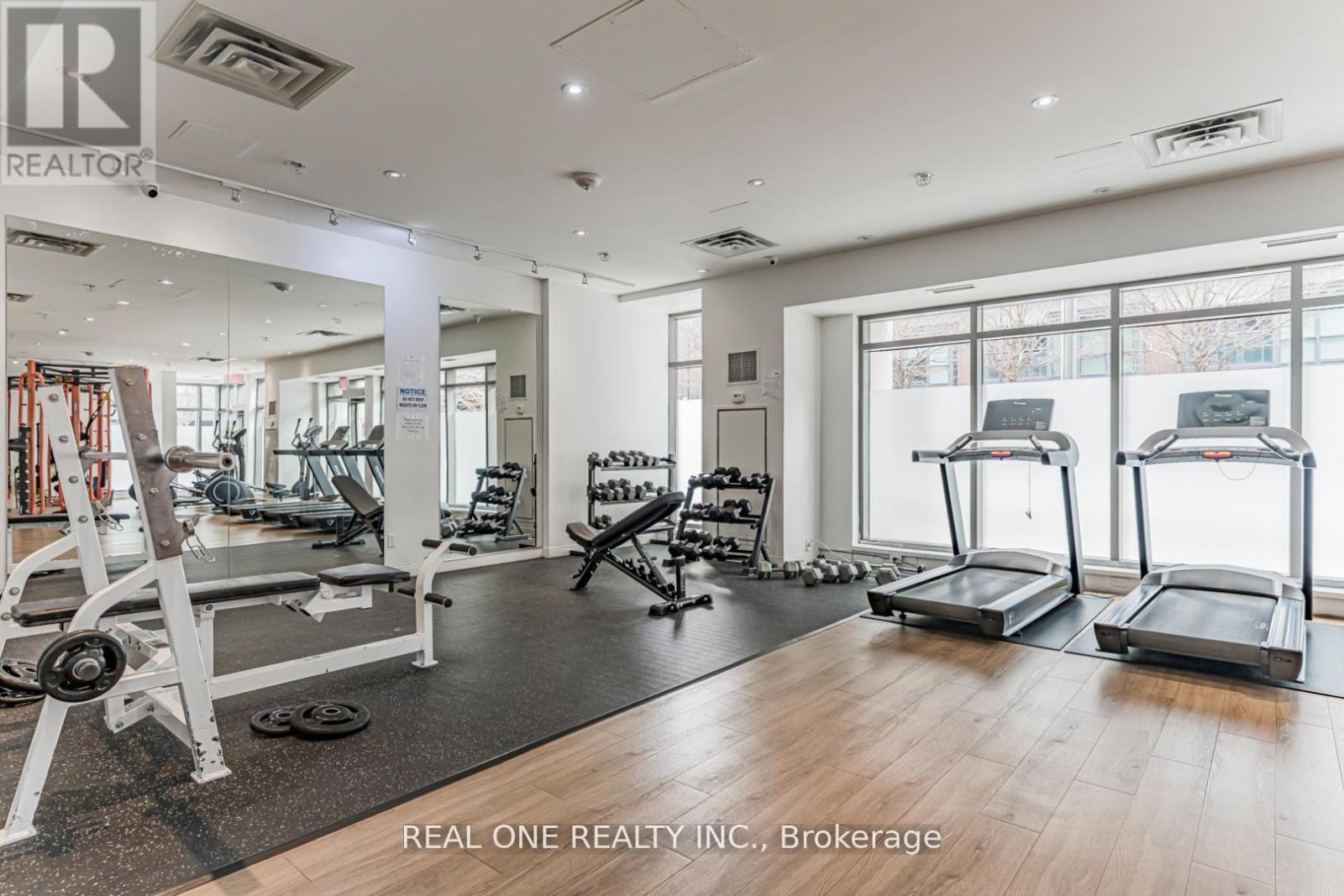 #846 68 ABELL STREET - 28