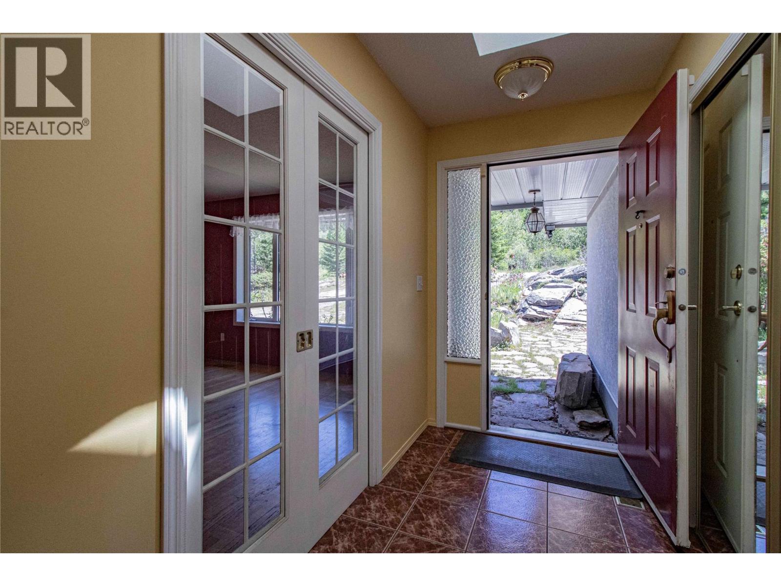 2263 Carmi Road - 7