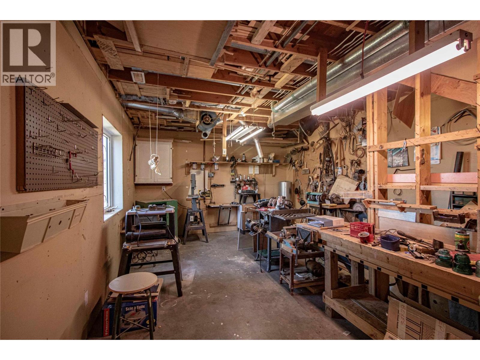 2263 Carmi Road - 35