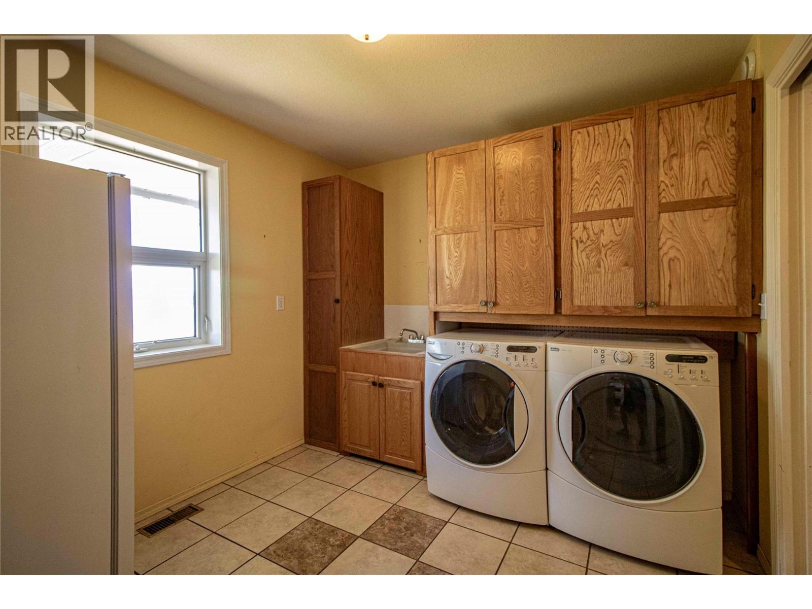 2263 Carmi Road - 26