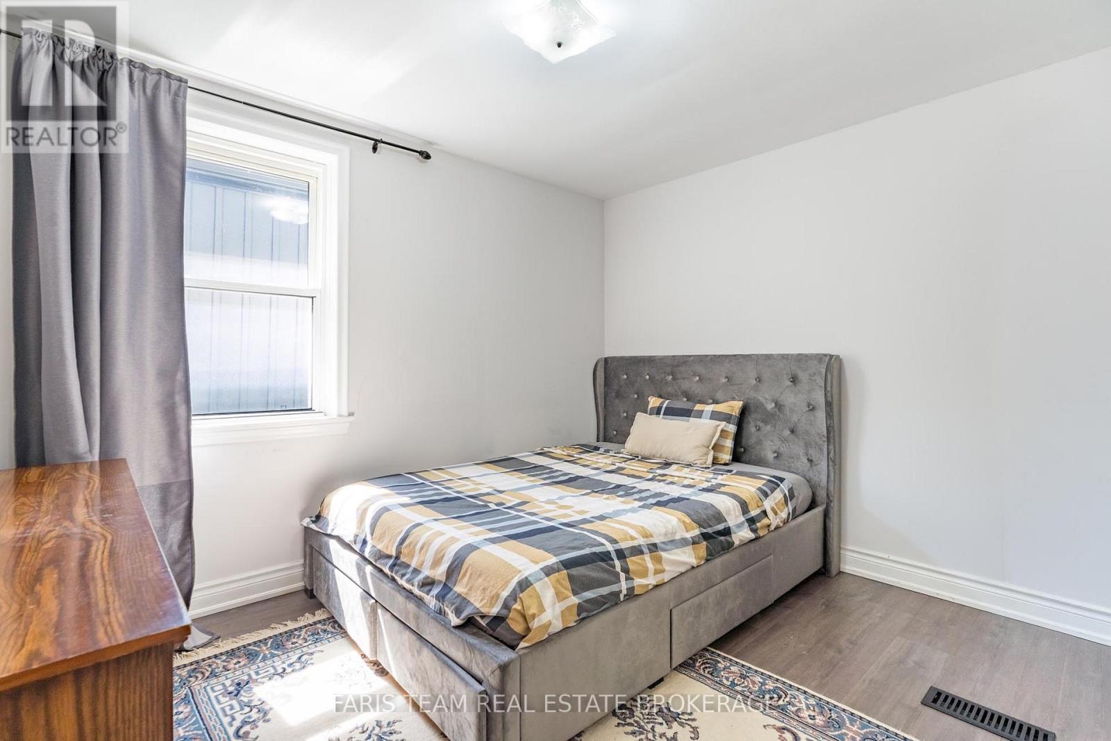 136 ORIOLE DRIVE - 15