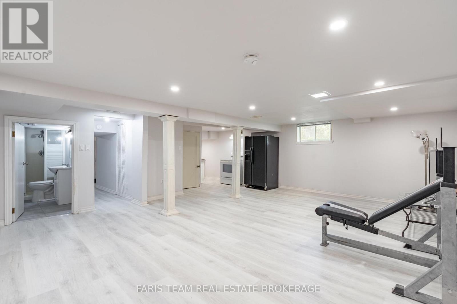 136 ORIOLE DRIVE - 22