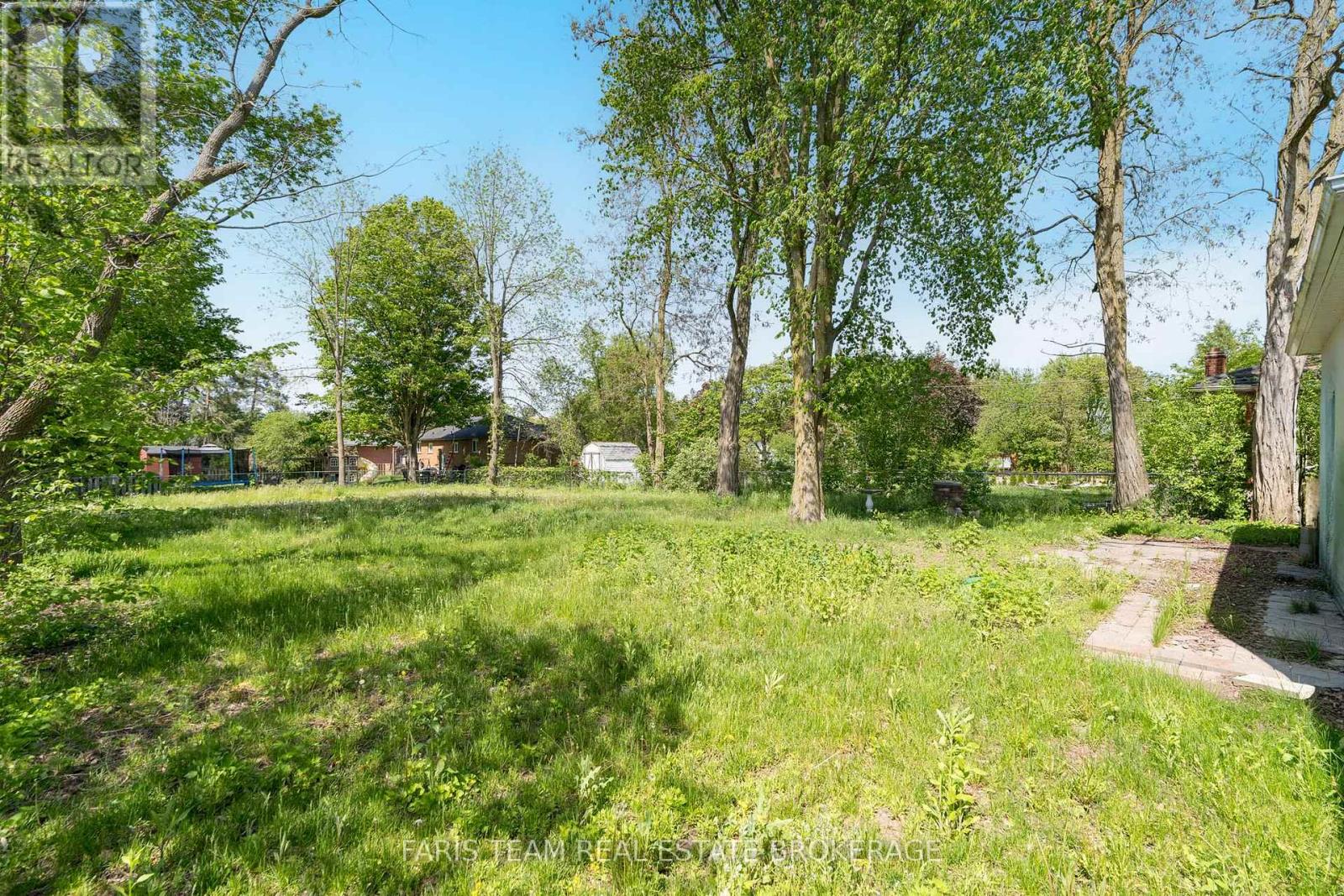 136 ORIOLE DRIVE - 33
