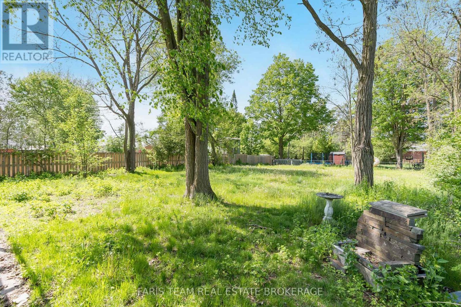 136 ORIOLE DRIVE - 34