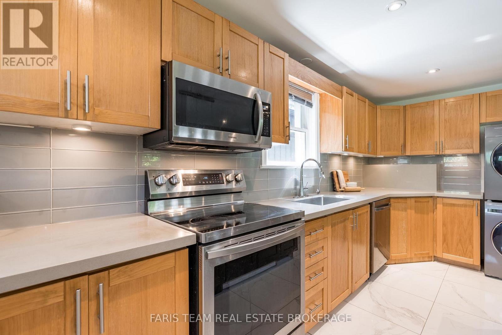 136 ORIOLE DRIVE - 8