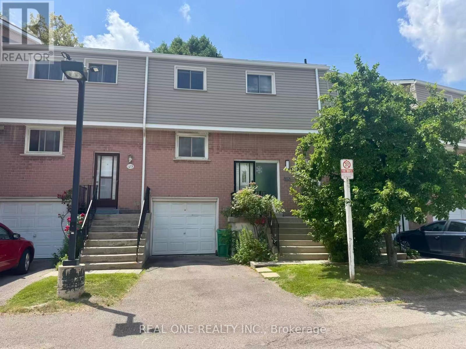 Photo of 400 Mississauga Valley Boulevard
