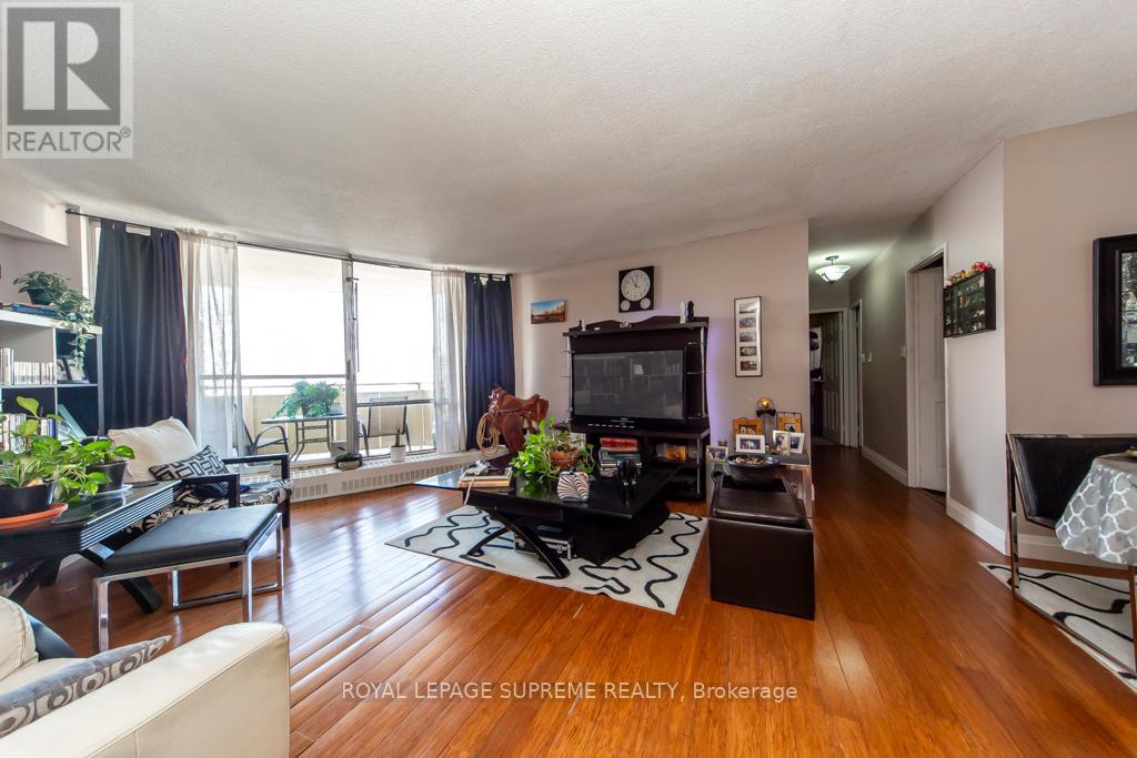 #2101 330 DIXON ROAD - 17