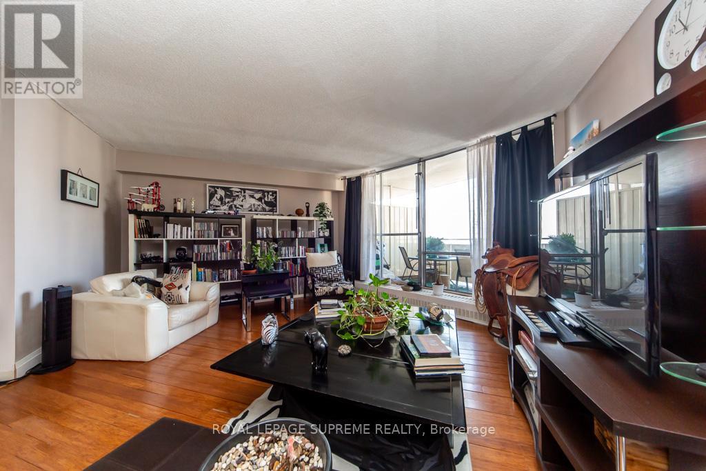 #2101 330 DIXON ROAD - 19