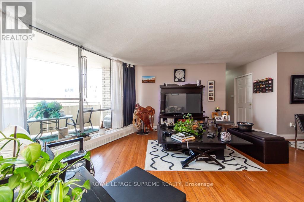 #2101 330 DIXON ROAD - 22
