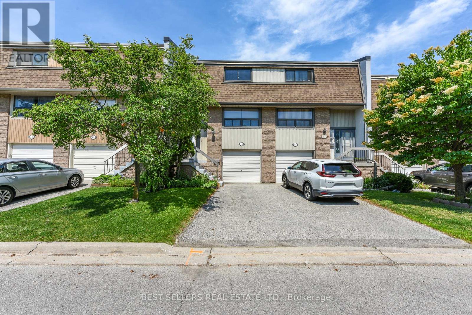 #12 12 ASHTON CRESCENT - 1