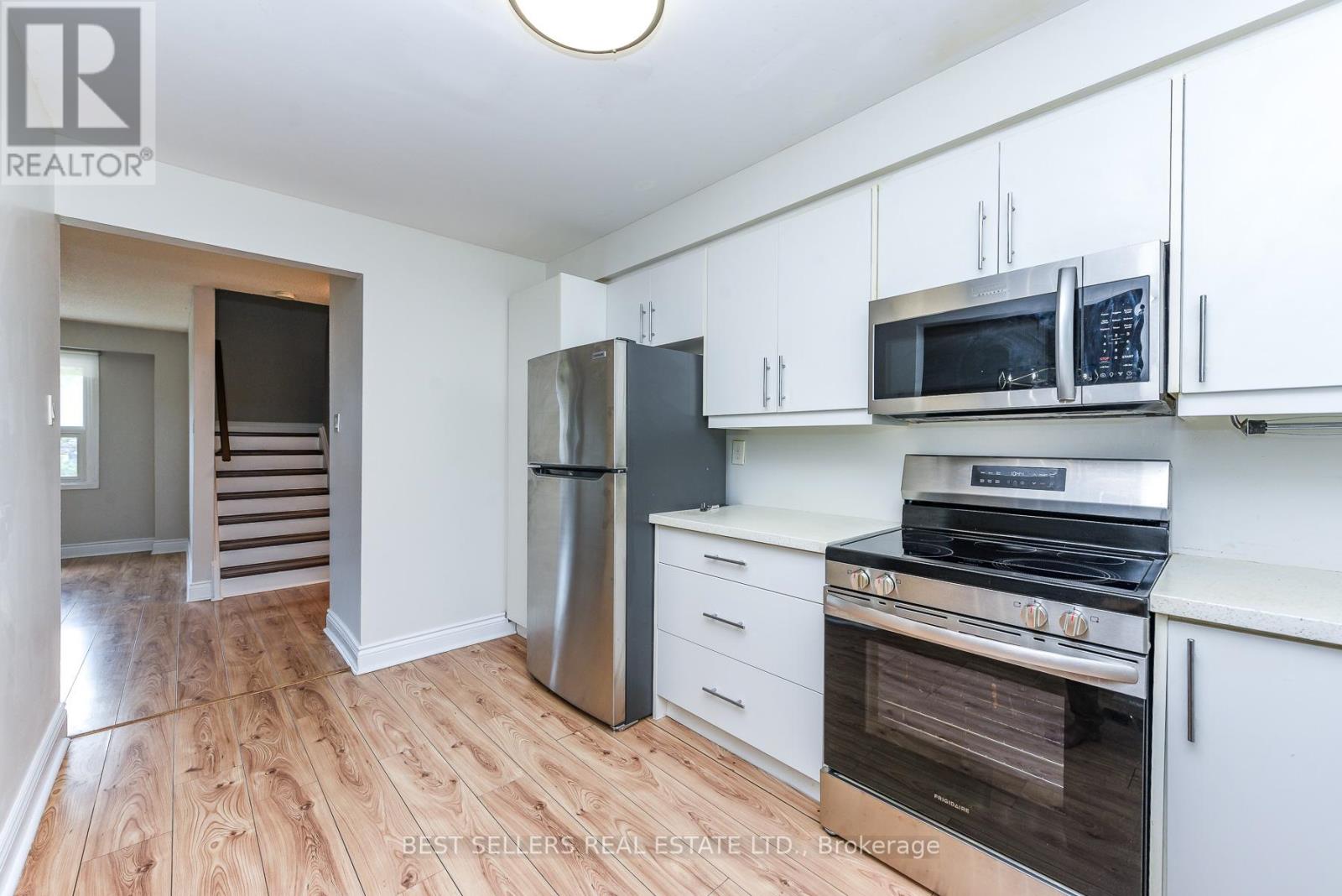 #12 12 ASHTON CRESCENT - 12