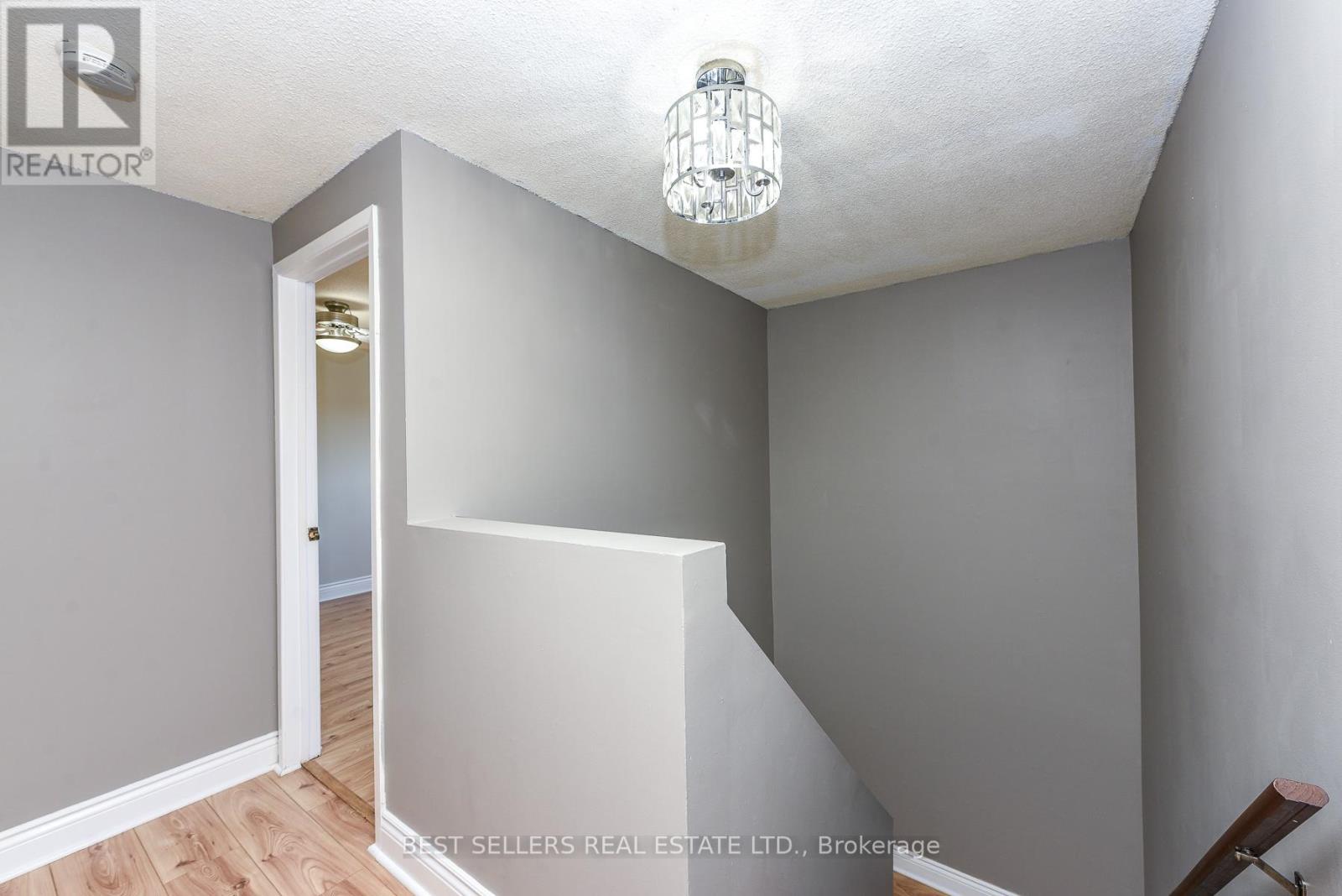 #12 12 ASHTON CRESCENT - 16