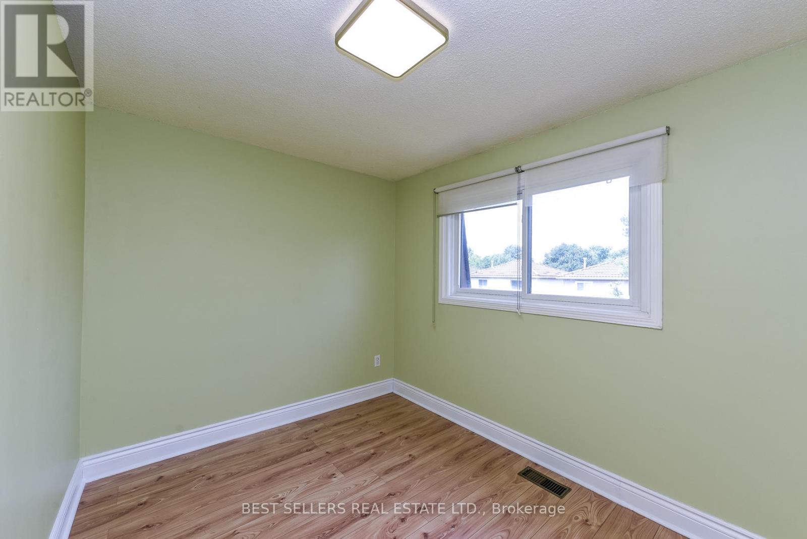 #12 12 ASHTON CRESCENT - 20