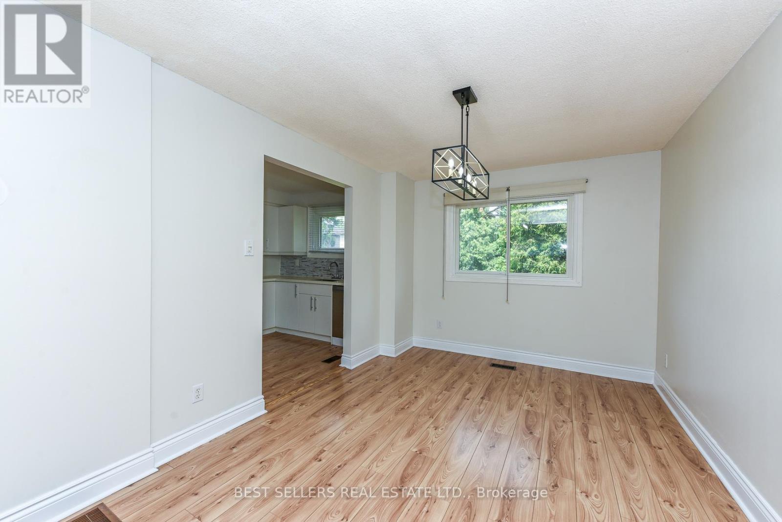 #12 12 ASHTON CRESCENT - 8