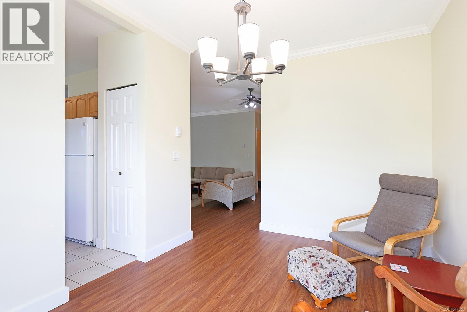 #206 1686 Balmoral Ave - 17