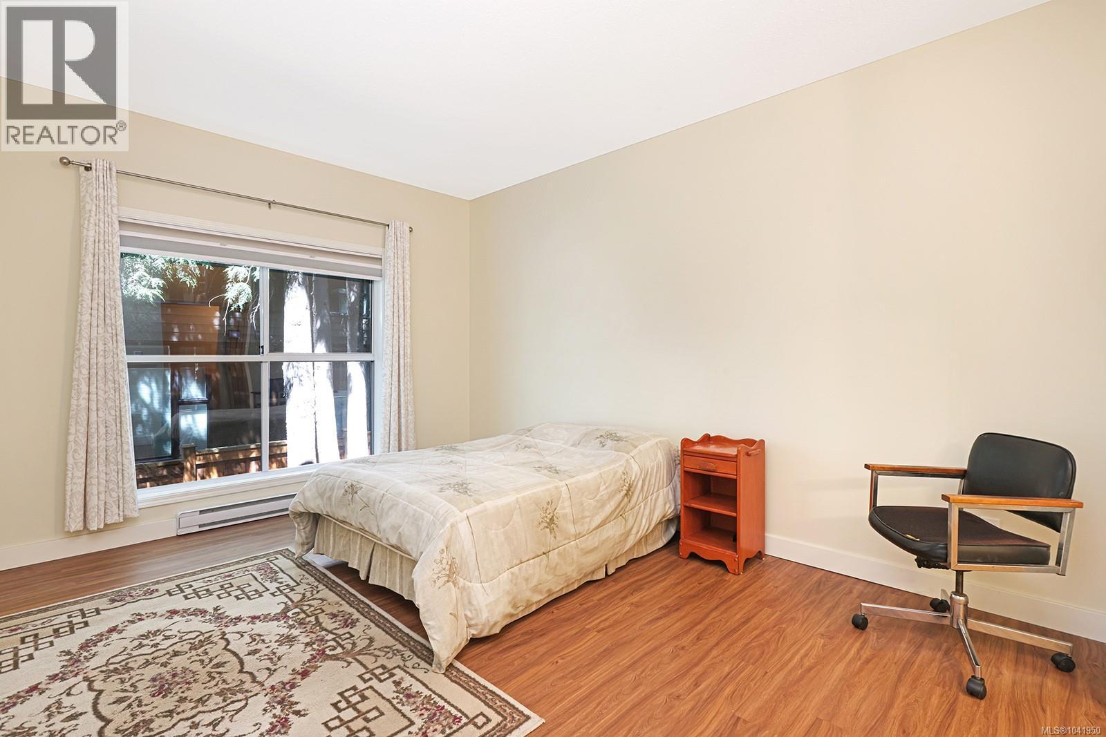 #206 1686 Balmoral Ave - 18