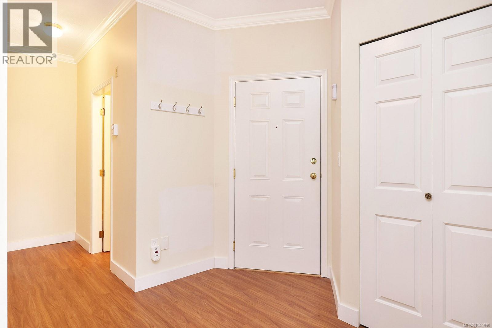 #206 1686 Balmoral Ave - 24