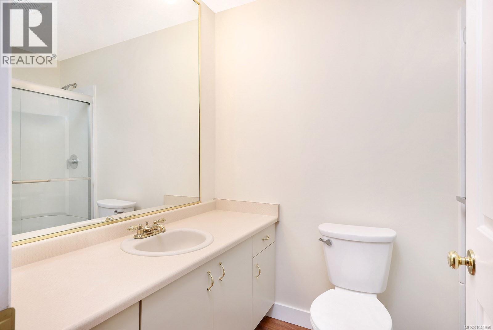 #206 1686 Balmoral Ave - 21
