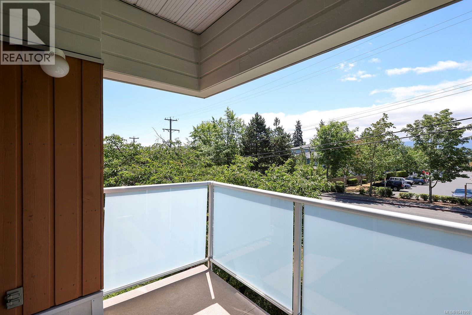 #206 1686 Balmoral Ave - 12