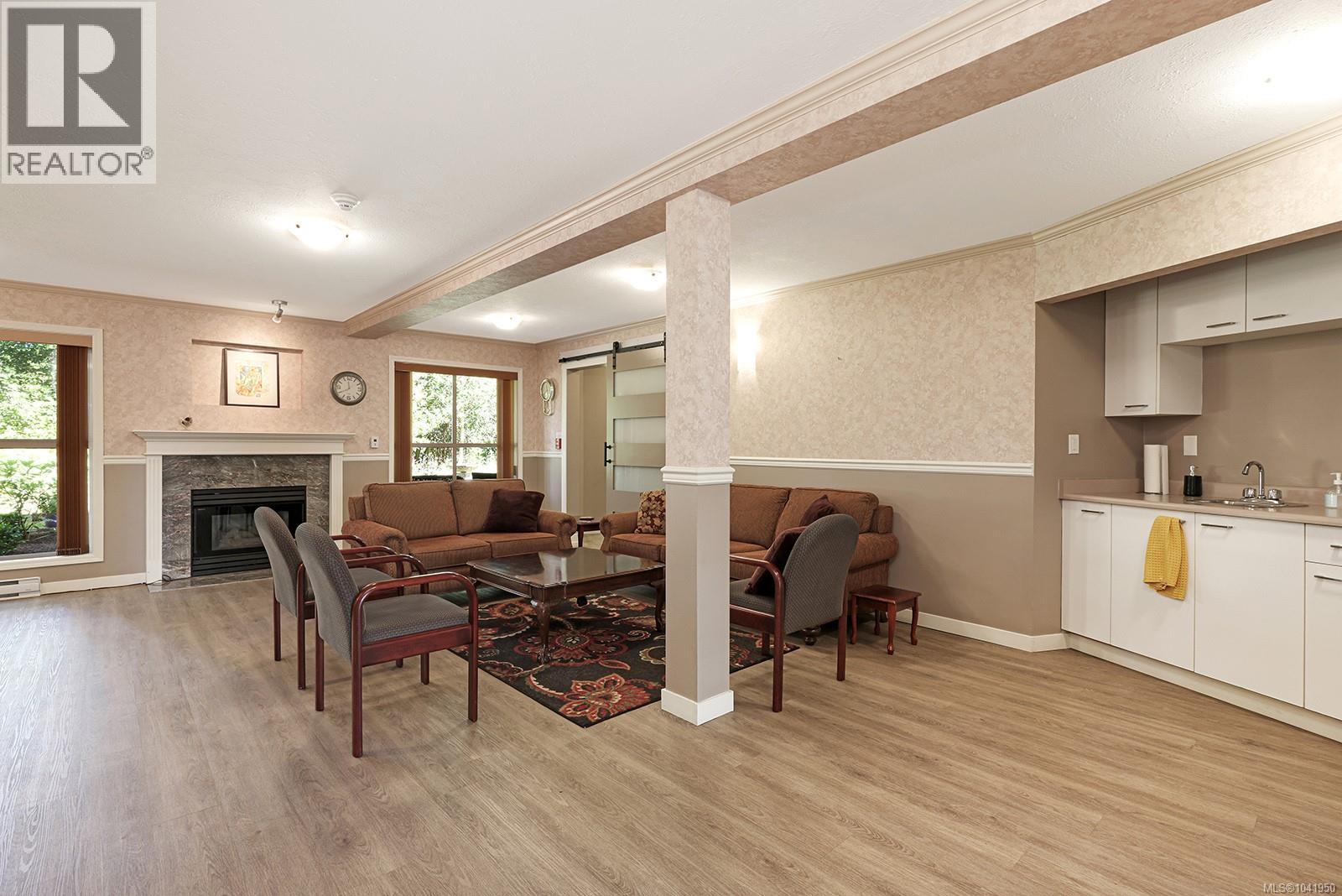 #206 1686 Balmoral Ave - 28