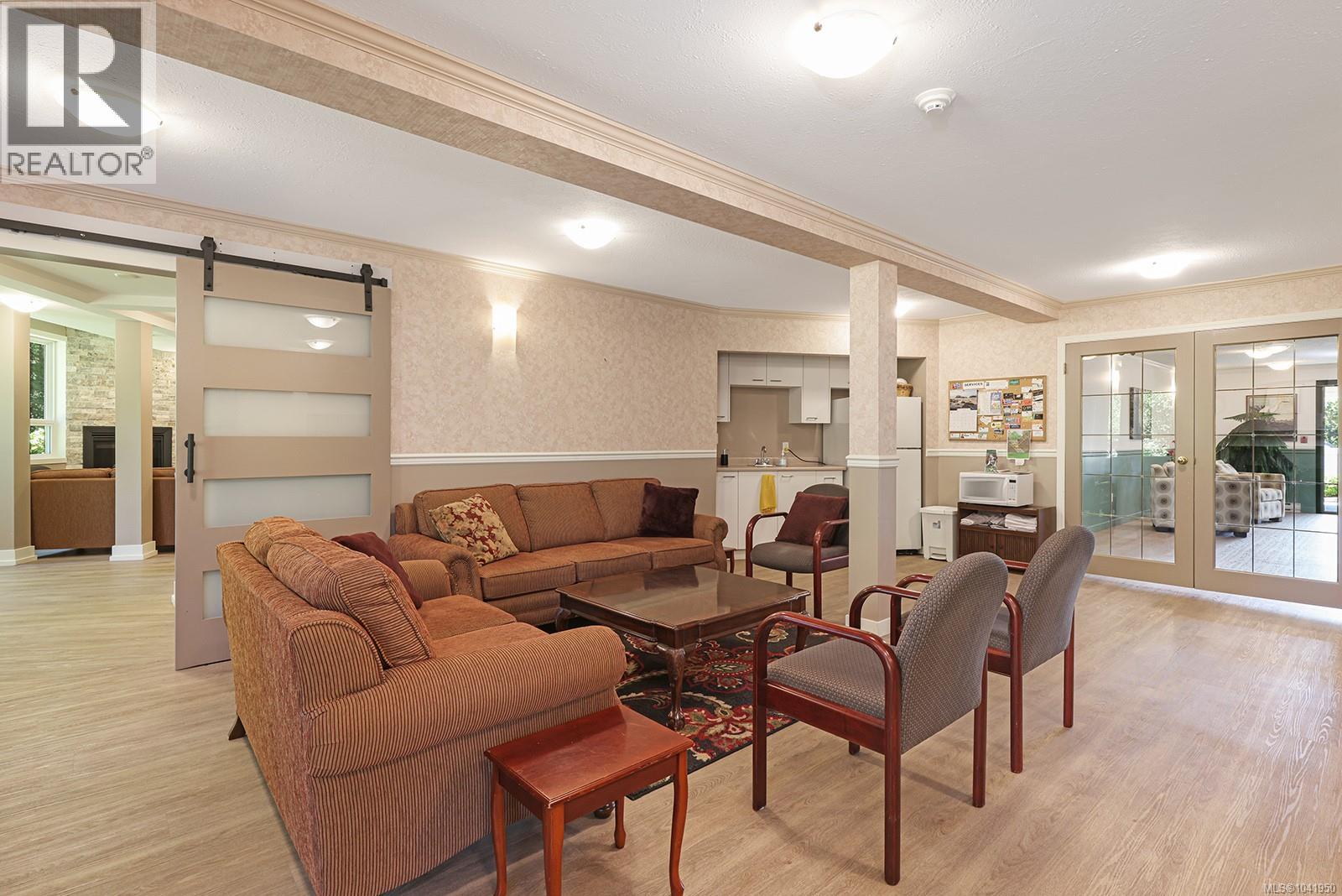 #206 1686 Balmoral Ave - 29