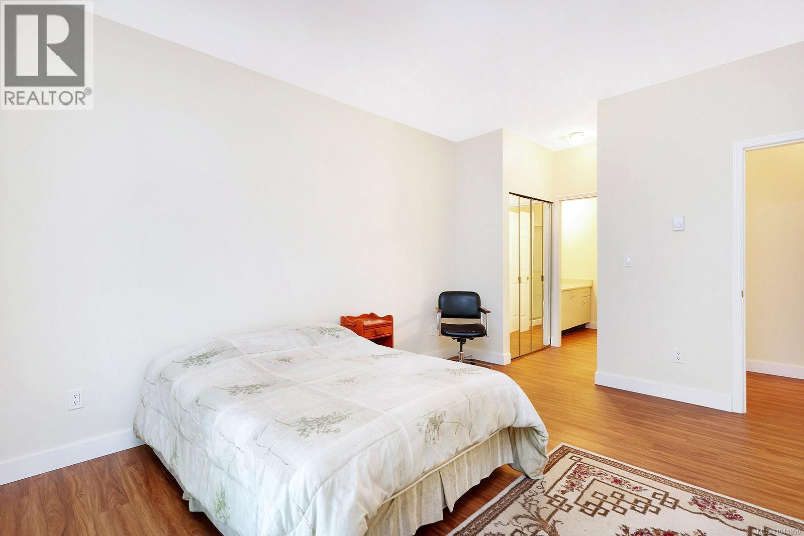 #206 1686 Balmoral Ave - 19