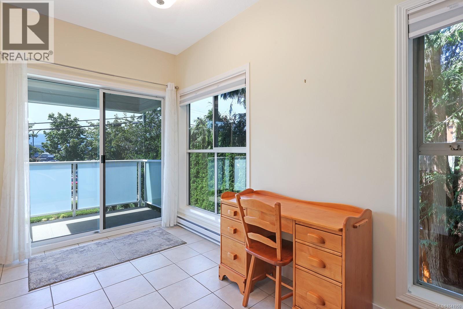 #206 1686 Balmoral Ave - 11
