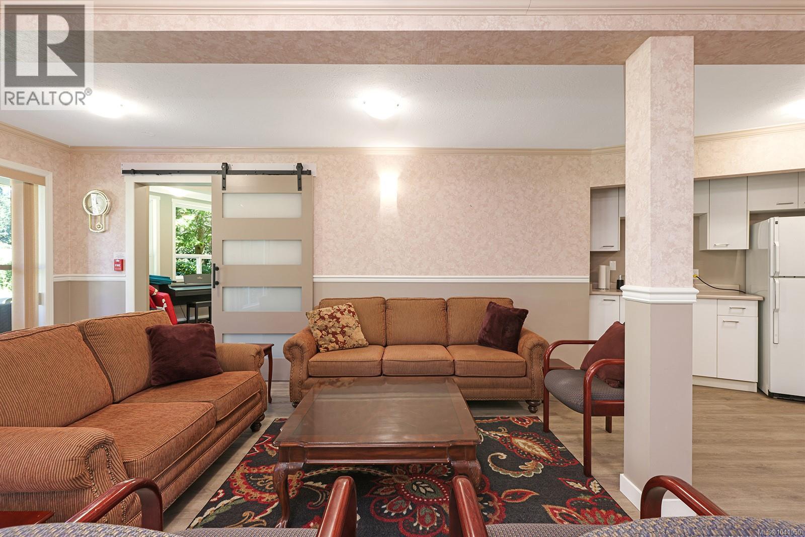 #206 1686 Balmoral Ave - 30