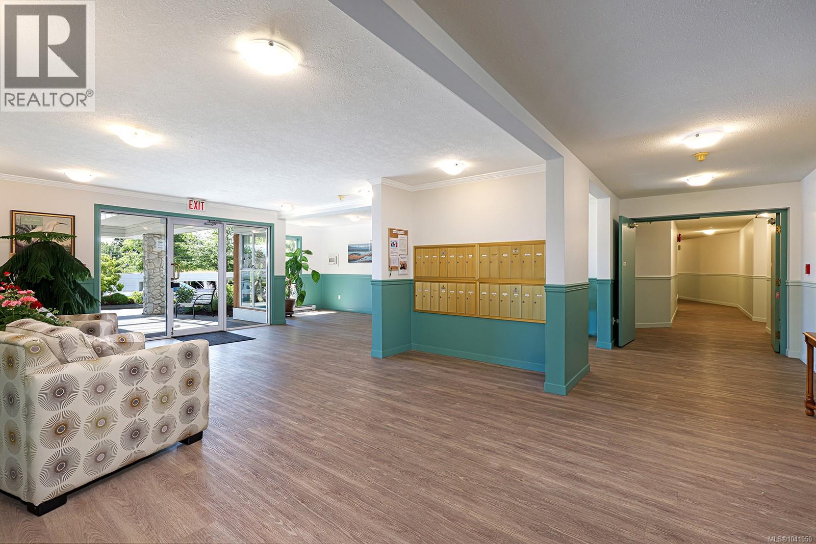 #206 1686 Balmoral Ave - 27