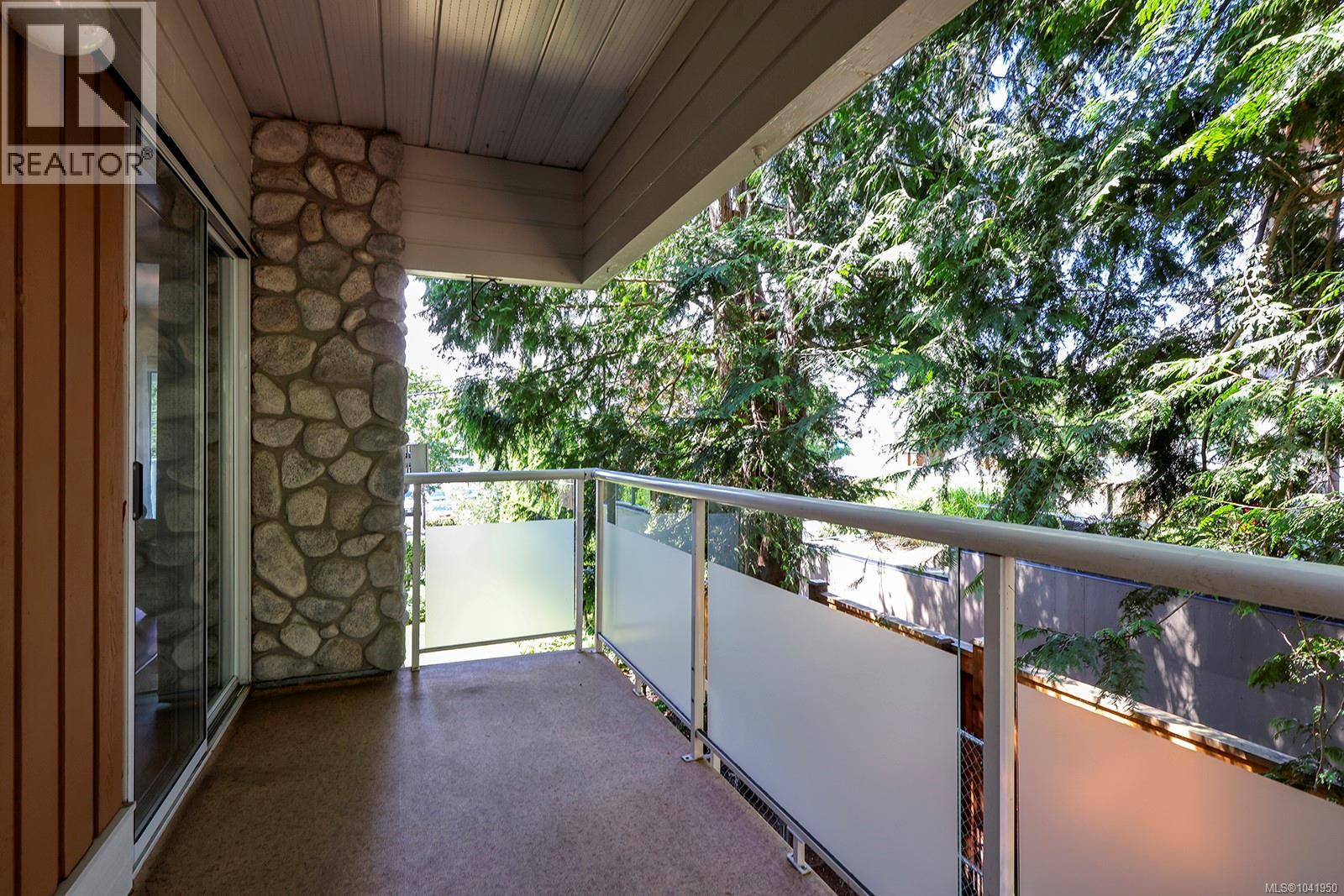 #206 1686 Balmoral Ave - 8