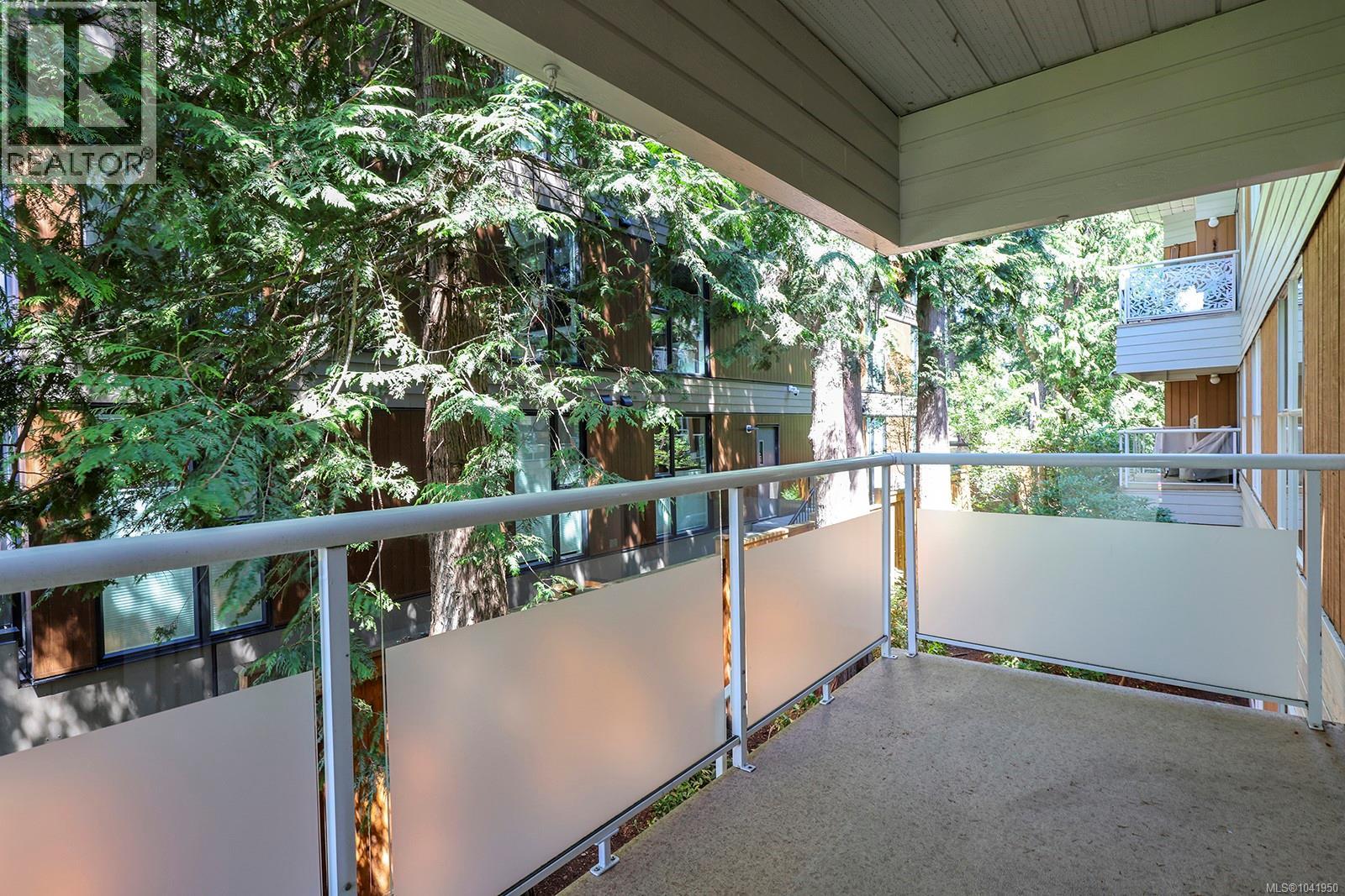 #206 1686 Balmoral Ave - 9